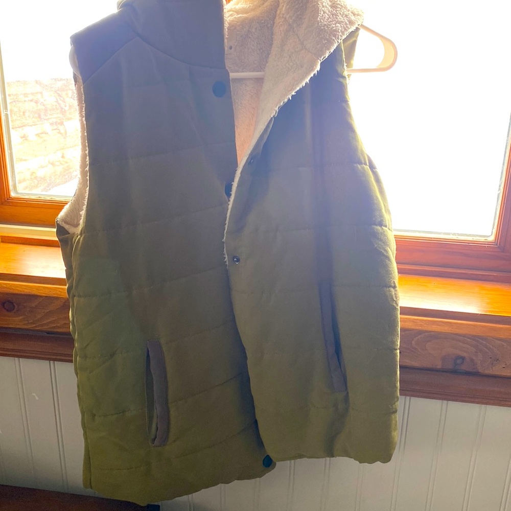 Soft olive green vest. Size medium. ETWO brand